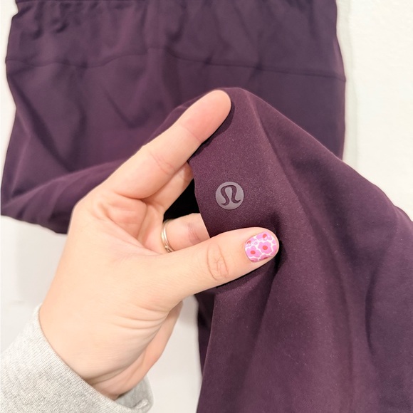 Lululemon On The Fly Pant (28") Black Cherry Red Women’s Size 6 - Picture 7 of 8